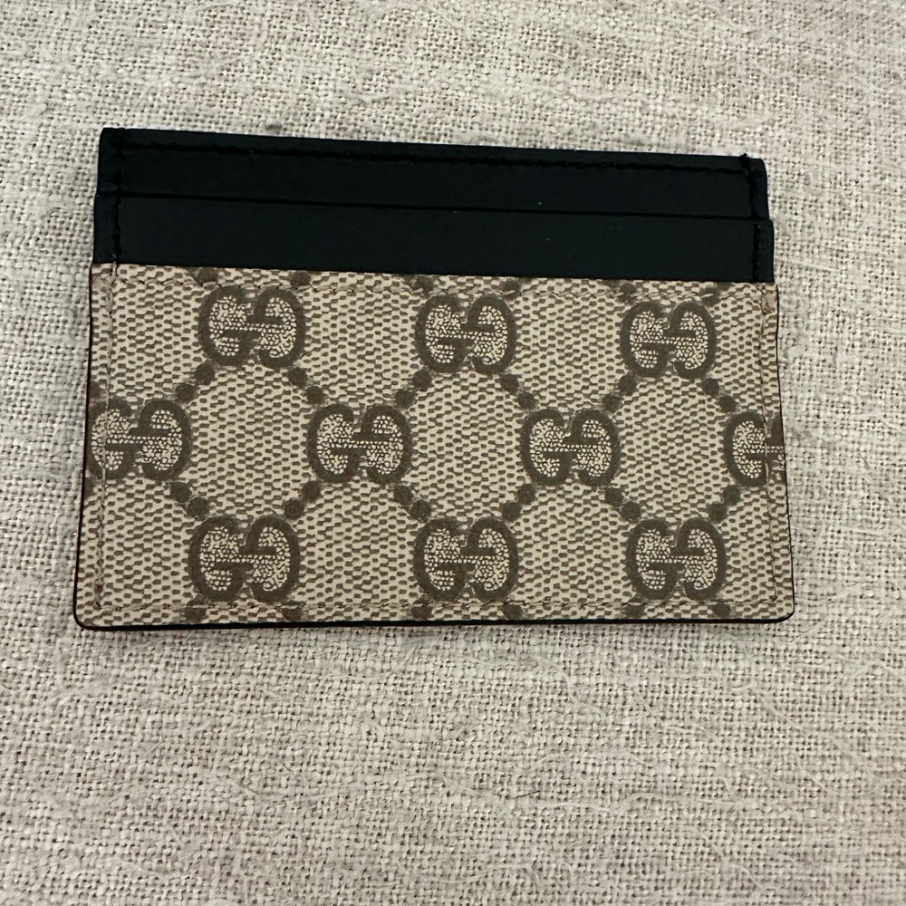 Gucci Beige and Black Card Holder